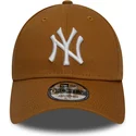 new-era-curved-brim-9forty-league-essential-new-york-yankees-mlb-wheat-brown-adjustable-cap