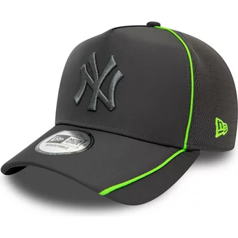 New Era Curved Brim Grey Logo Feather Pipe A Frame New York Yankees MLB Grey Snapback Cap