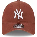 new-era-curved-brim-9twenty-league-essential-new-york-yankees-mlb-brown-adjustable-cap