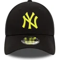 new-era-curved-brim-yellow-logo-9forty-league-essential-new-york-yankees-mlb-black-adjustable-cap