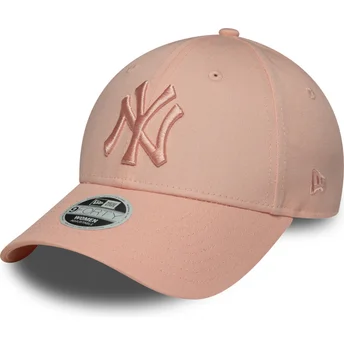 New Era Curved Brim Women Pink Logo 9FORTY League Essential New York Yankees MLB Pink Adjustable Cap