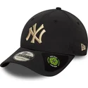 new-era-curved-brim-9forty-recycled-new-york-yankees-mlb-black-adjustable-cap-with-beige-logo
