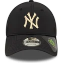 new-era-curved-brim-9forty-recycled-new-york-yankees-mlb-black-adjustable-cap-with-beige-logo