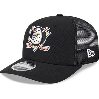 New Era 9SEVENTY Stretch Snap Evergreen Anaheim Ducks NHL Black Trucker Hat