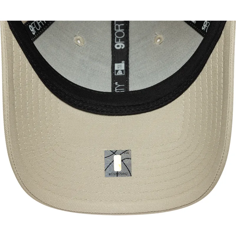 new-era-curved-brim-9forty-team-outline-los-angeles-lakers-nba-beige-adjustable-cap-with-beige-logo