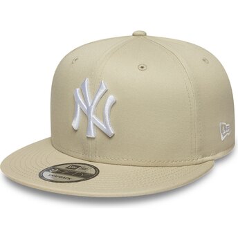 New Era Flat Brim White Logo 9FIFTY League Essential New York Yankees MLB Beige Snapback Cap