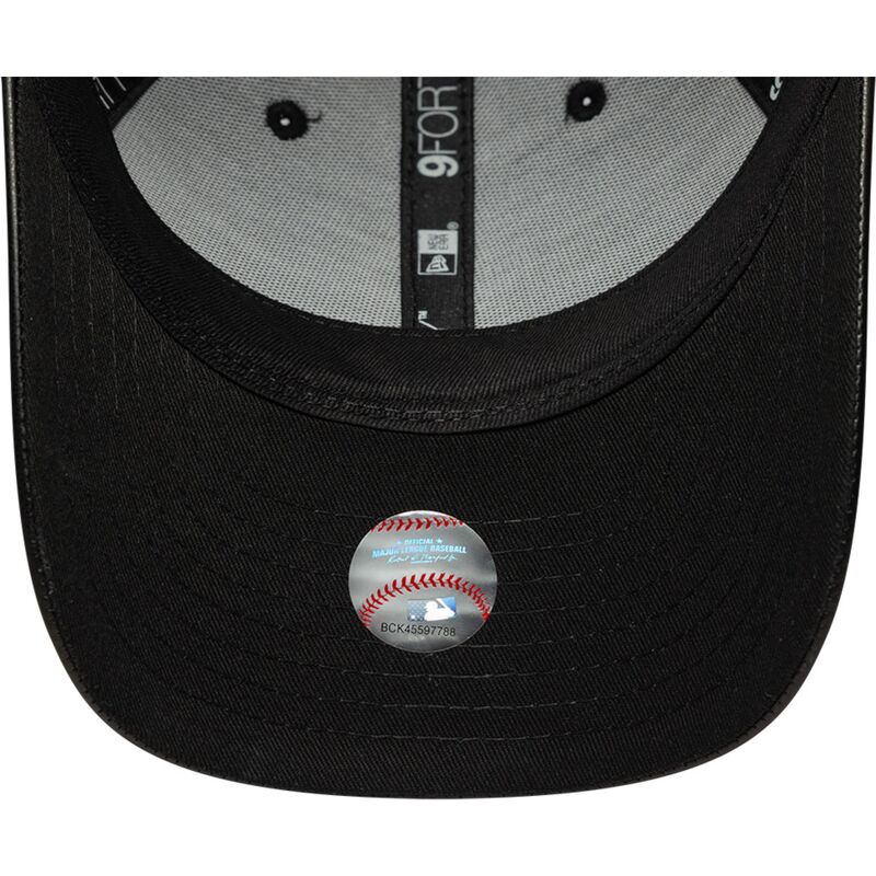 new-era-curved-brim-women-black-logo-9forty-m-crown-pu-diamante-new-york-yankees-mlb-black-snapback-cap