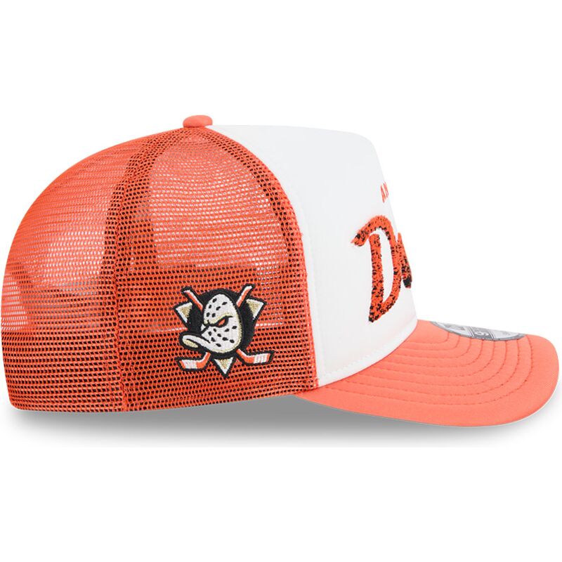 new-era-9fifty-a-frame-na-lifestyle-f1-anaheim-ducks-nhl-orange-and-white-trucker-hat new-era-9fifty-a-frame-na-lifestyle-f1-anaheim-ducks-nhl-orange-and-white-trucker-hat