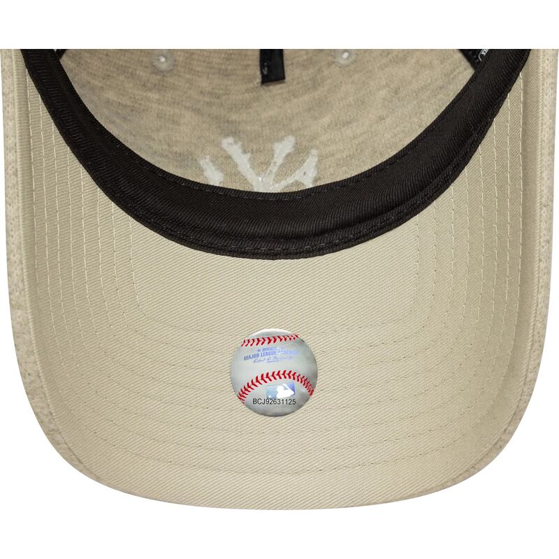 new-era-curved-brim-9twenty-a-frame-melton-luxe-new-york-yankees-mlb-beige-adjustable-cap-with-beige-logo