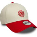 new-era-curved-brim-youth-9forty-contrast-manchester-united-football-club-premier-league-beige-and-red-adjustable-cap