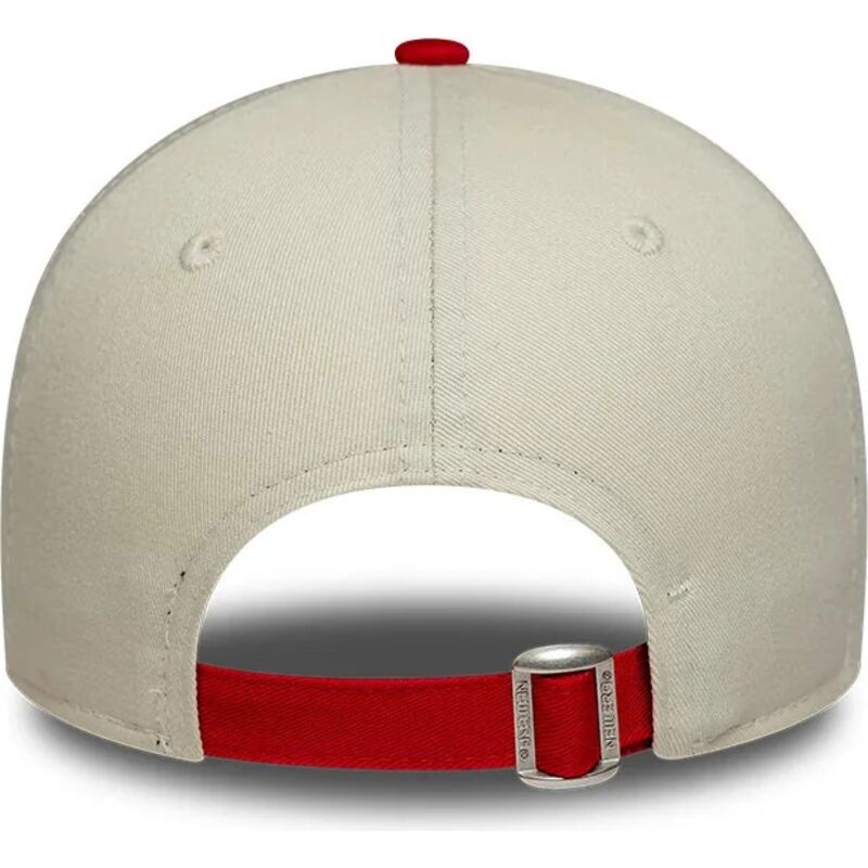 new-era-curved-brim-women-9forty-contrast-manchester-united-football-club-premier-league-beige-and-red-adjustable-cap