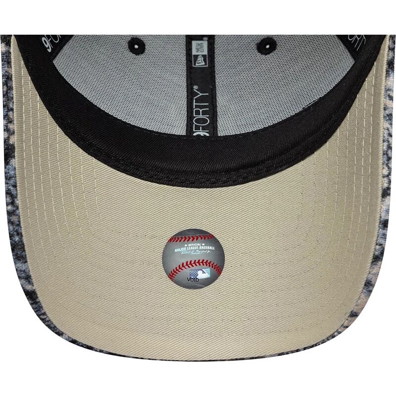 new-era-curved-brim-women-9forty-snake-print-new-york-yankees-mlb-multicolor-adjustable-cap new-era-curved-brim-women-9forty-snake-print-new-york-yankees-mlb-multicolor-adjustable-cap