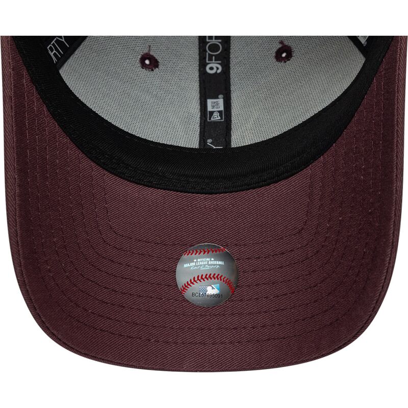 new-era-curved-brim-women-maroon-logo-9forty-league-essential-new-york-yankees-mlb-maroon-adjustable-cap new-era-curved-brim-women-maroon-logo-9forty-league-essential-new-york-yankees-mlb-maroon-adjustable-cap