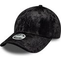 new-era-curved-brim-women-black-logo-9forty-pattern-velour-new-york-yankees-mlb-black-adjustable-cap